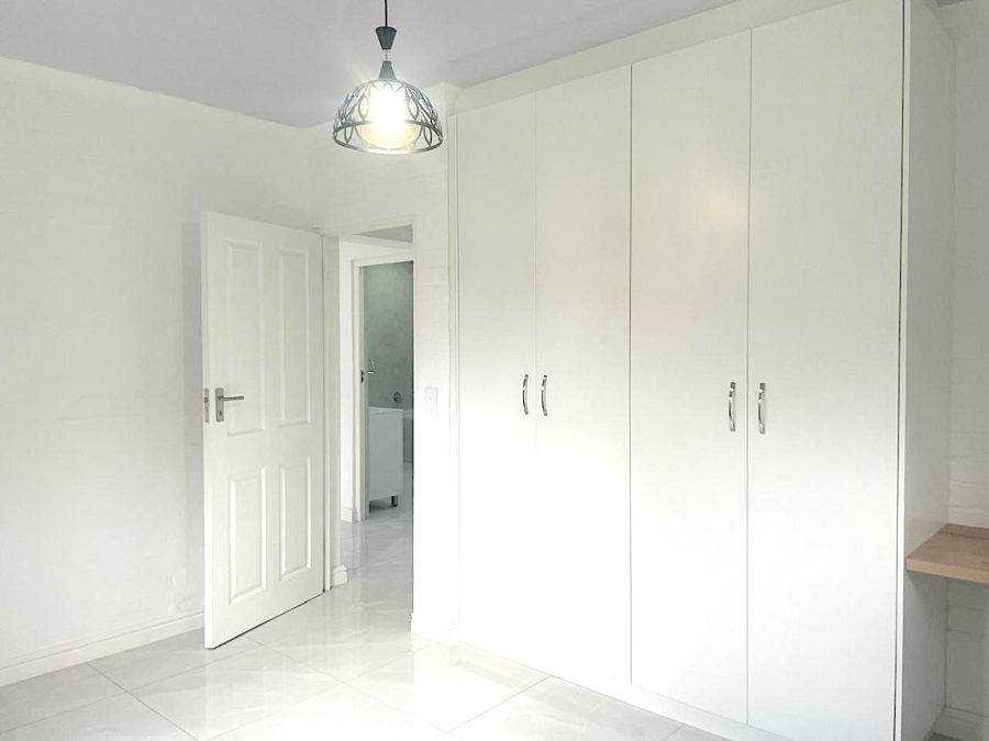 To Let 2 Bedroom Property for Rent in Crofters Valley Western Cape